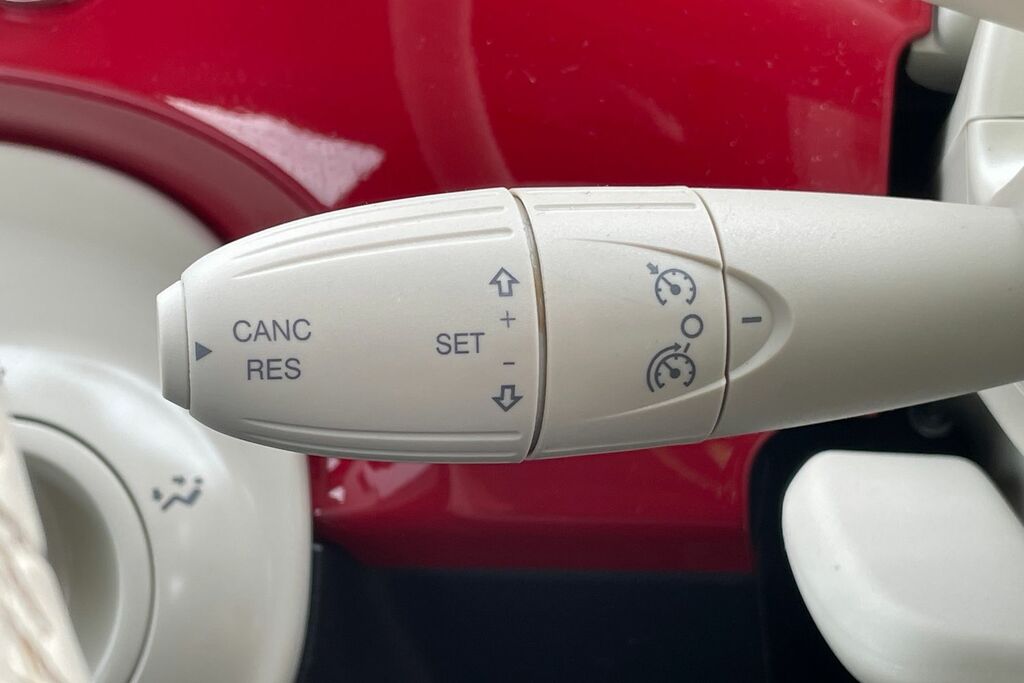 Fiat 500 1.2 Lounge Red #6