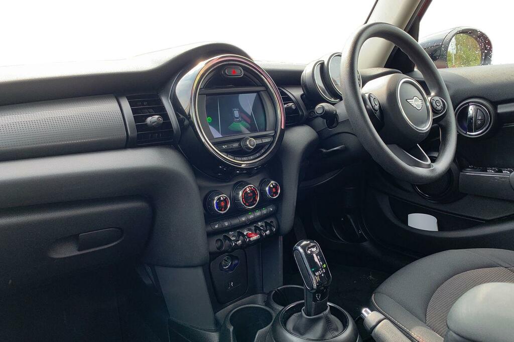 Mini Hatch 1.5 Cooper Classic II Comfortnav Pack NU70DGO Red #4