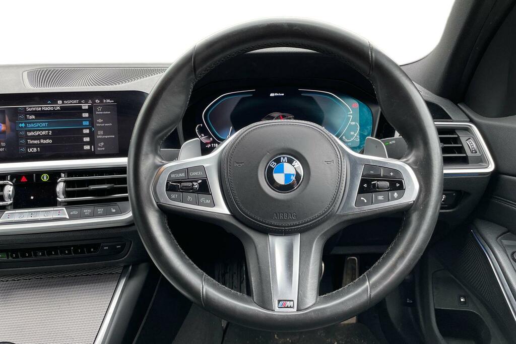 BMW 3 Series 330E M Sport DL70FUJ White #5