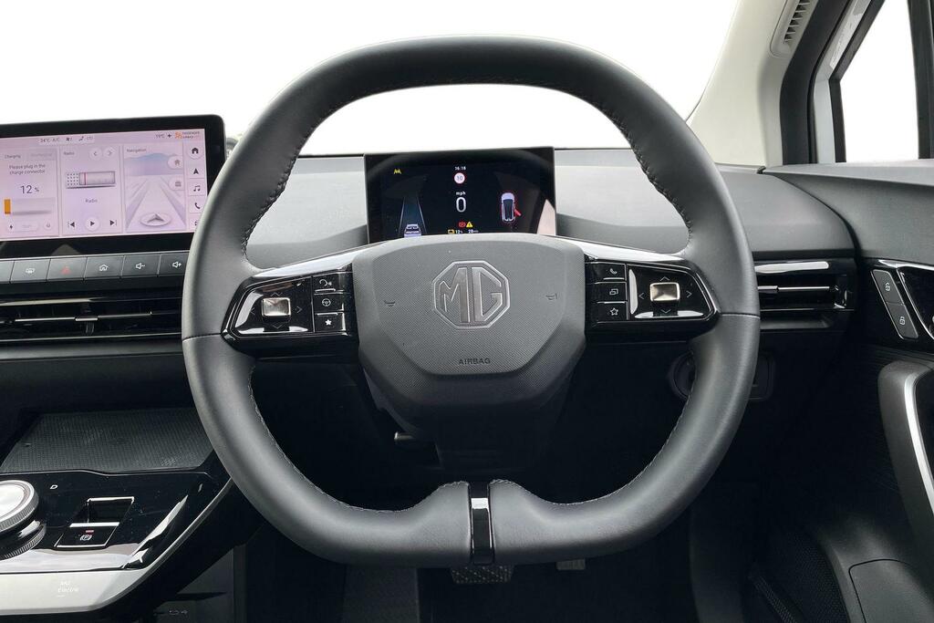 MG MG4 180Kw Trophy Ev Extended Range 77Kwh White #5