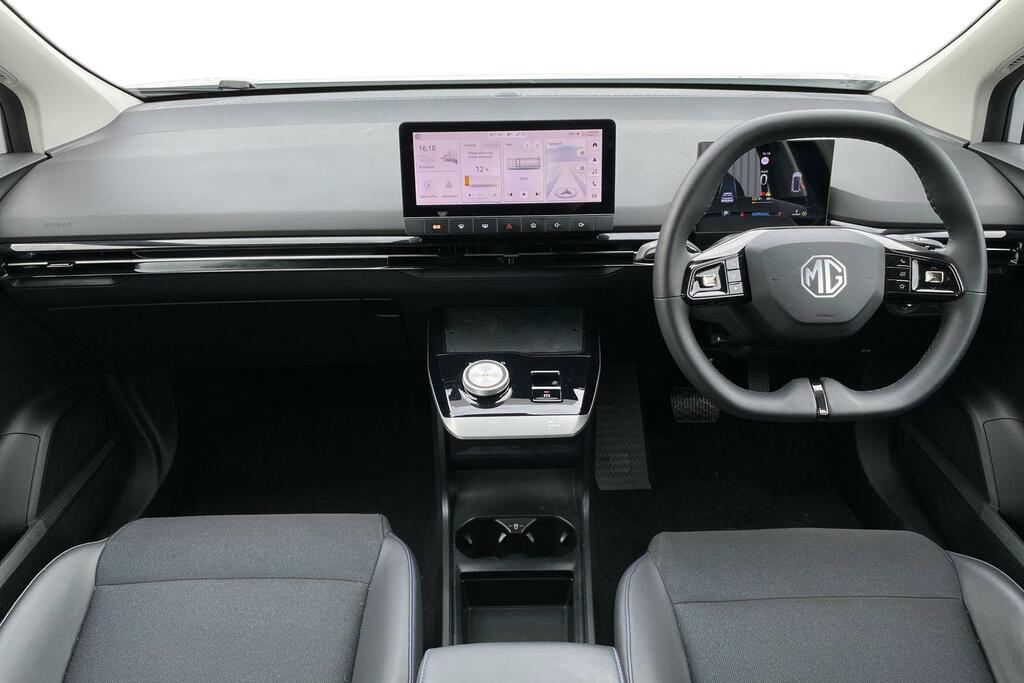 MG MG4 180Kw Trophy Ev Extended Range 77Kwh White #3