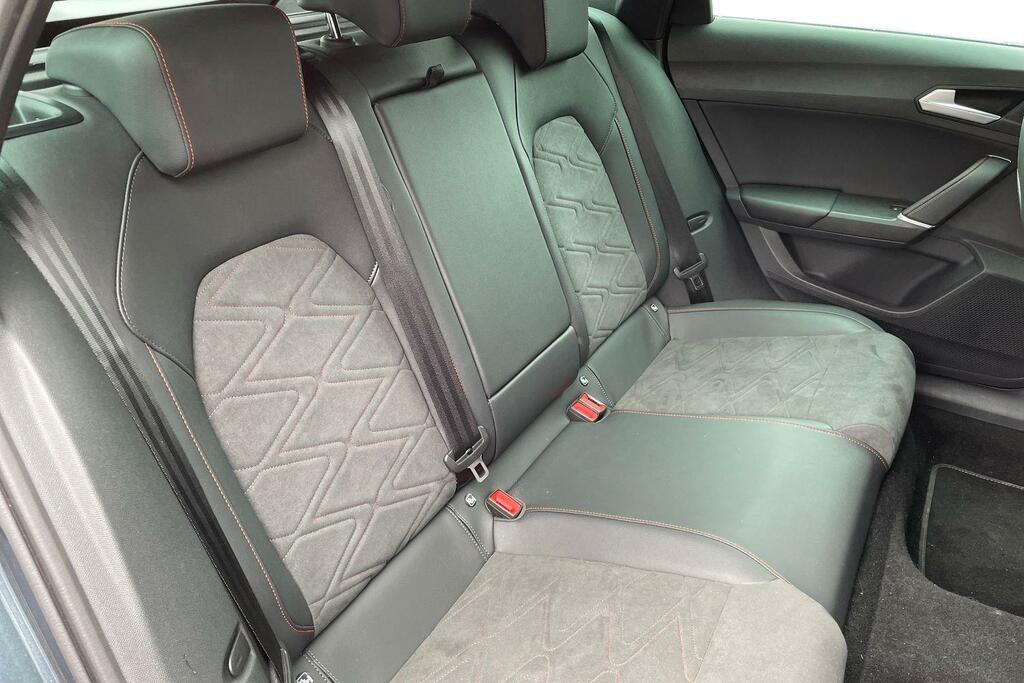 Seat Leon Hatchback White #27