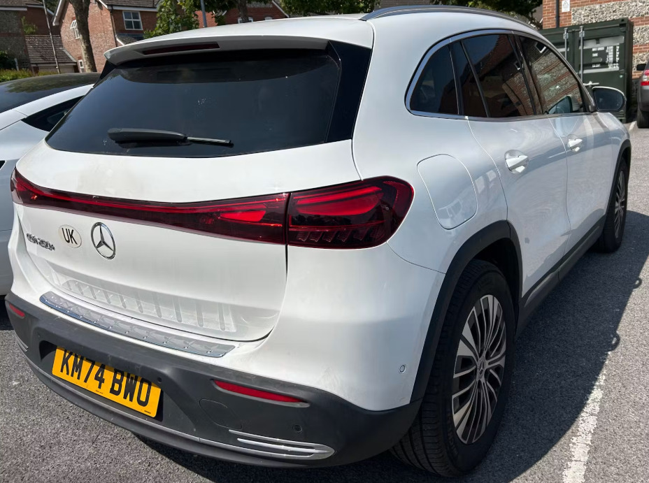 Mercedes-Benz EQA Eqa 250 140Kw Sport Executive 70.5Kwh White #2