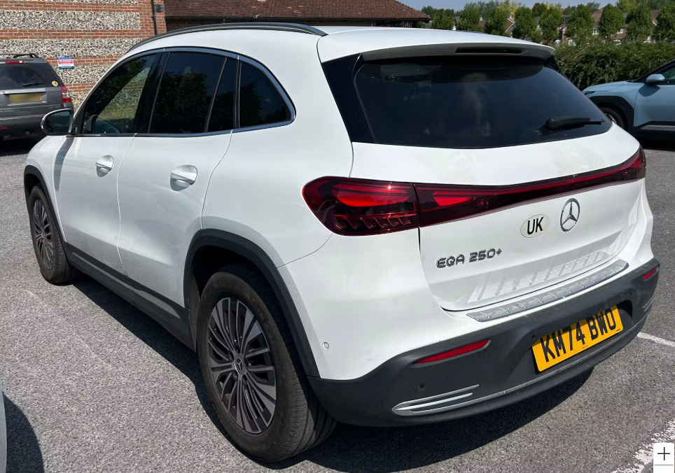 Mercedes-Benz EQA Eqa 250 140Kw Sport Executive 70.5Kwh White #4