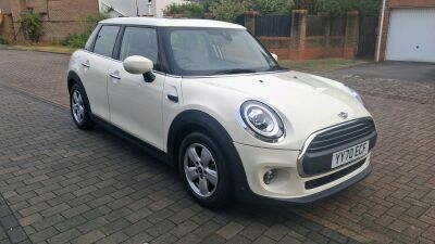 Mini Hatch 1.5 One Classic II Comfortnav Pack YY70ECF White