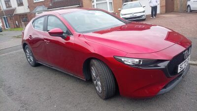 Mazda 3 2.0 E-skyactiv G Mhev Se-l Lux Red