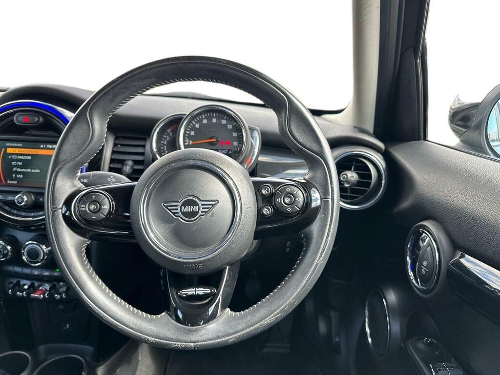 Ford  1.5 Titanium Tdci 115Ps Red #17