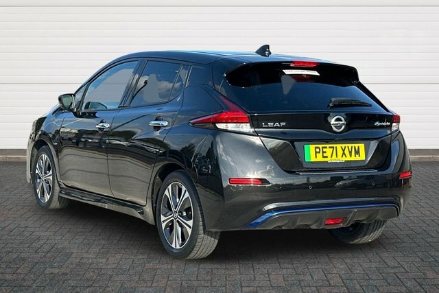 Nissan Leaf Tekna Hatchback PE71XVM Black #5