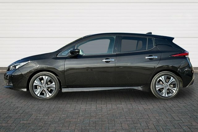 Nissan Leaf Tekna Hatchback PE71XVM Black #6