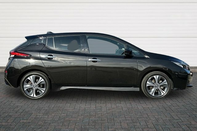 Nissan Leaf Tekna Hatchback PE71XVM Black #2