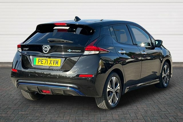 Nissan Leaf Tekna Hatchback PE71XVM Black #3