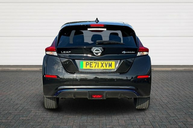 Nissan Leaf Tekna Hatchback PE71XVM Black #4