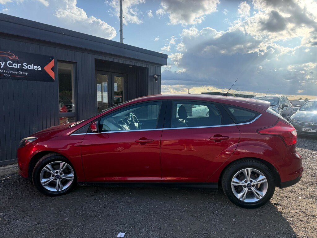 Ford Focus Hatchback 1.6 Zetec Hatchback Powershif LL62GCF Red #3