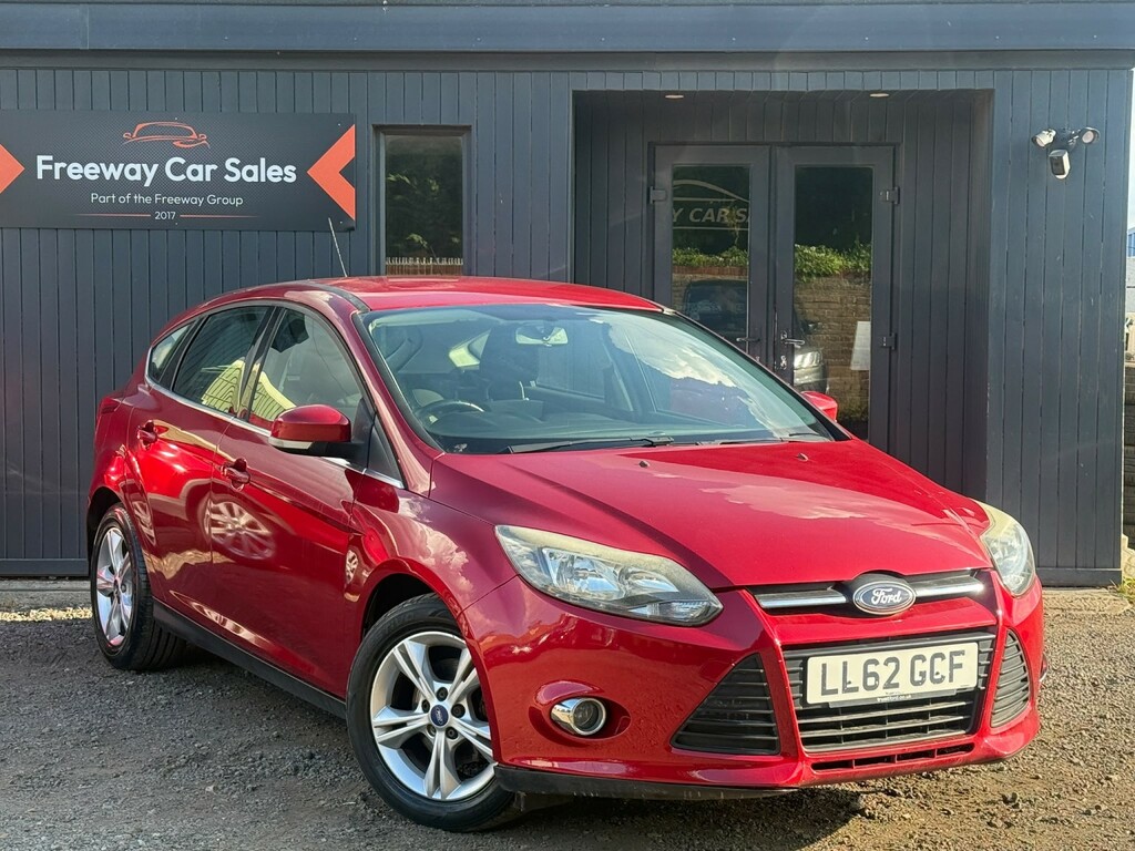 Ford Focus Hatchback 1.6 Zetec Hatchback Powershif Red