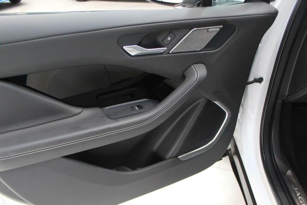 Jaguar I-Pace R-dynamic Hse Black White #15