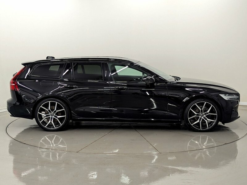 Volvo V60 D4 R-design Black #2