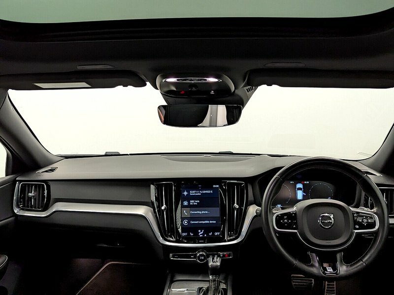 Volvo V60 D4 R-design Black #3