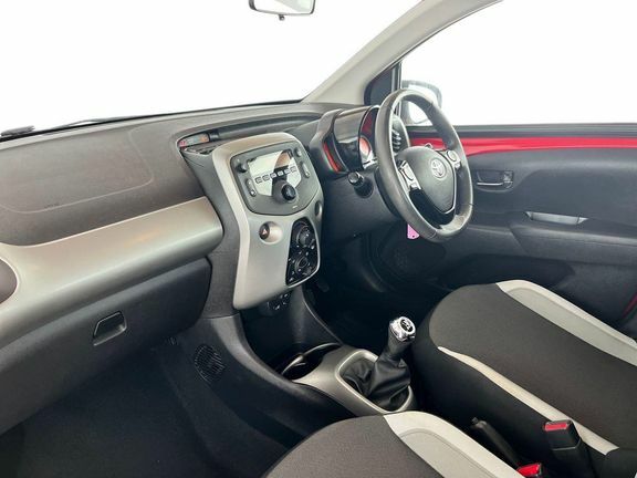 Toyota Aygo X X-play 5dr Red #5