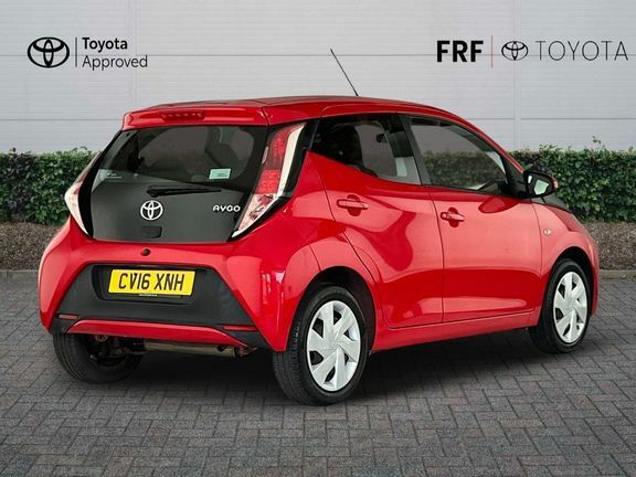Toyota Aygo X X-play 5dr Red #2