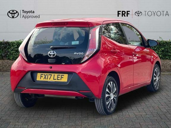 Toyota Aygo 1.0 Vvt-i X-play Euro 6 FX17LEF Red #2