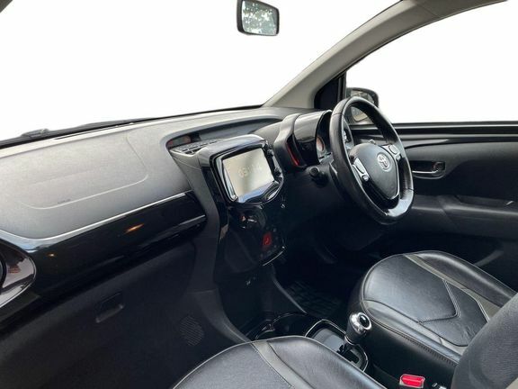 Toyota Aygo 1.0 Vvt-i X-clusiv3 X-shift Euro 6 GX67TGV Black #5