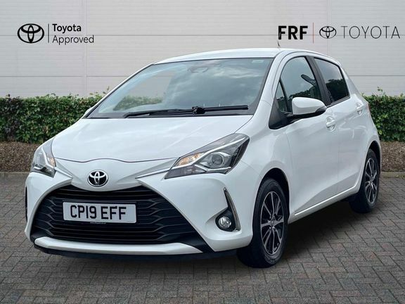 Toyota Yaris 1.5 Vvt-i Icon Tech Euro 6 CP19EFF White #3