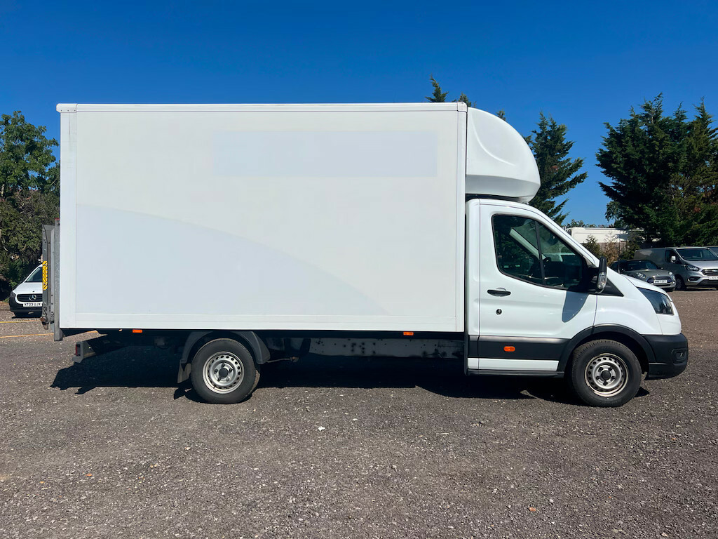 Ford Transit Custom 350 Leader Ecoblue L4 Luton Van Luton Van M LC72EHZ White