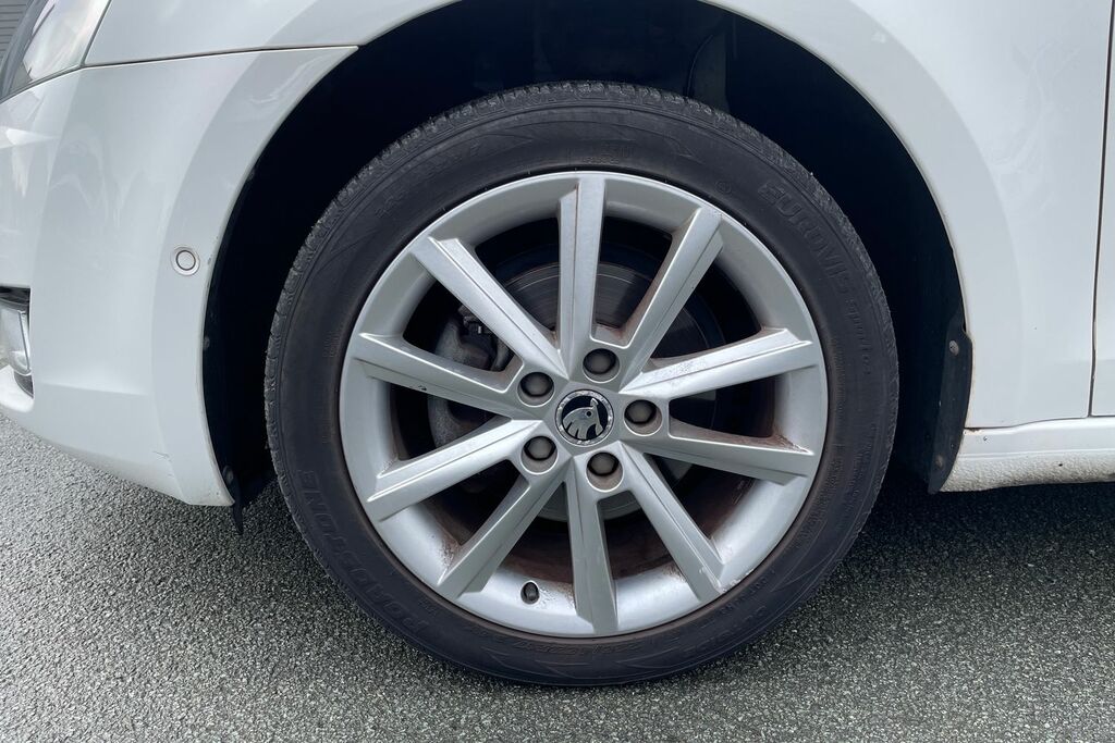 Skoda Octavia 1.4 Tsi Elegance PF15EFP White #5