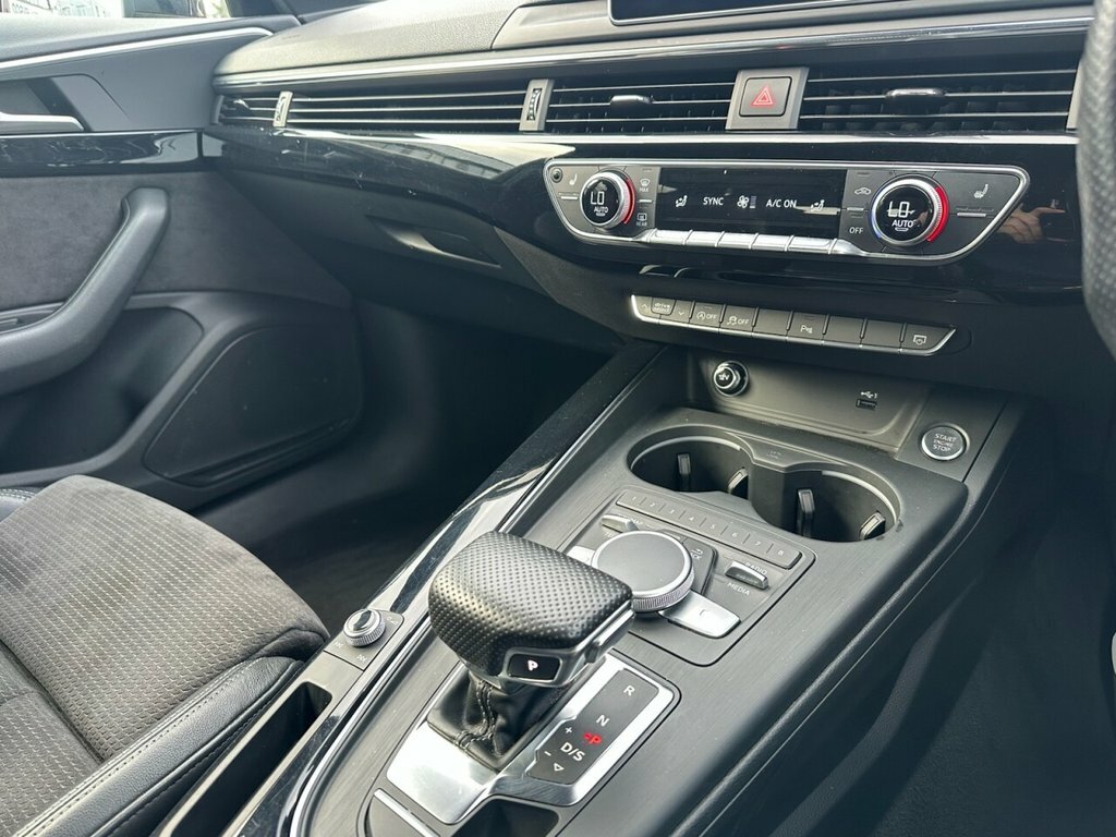Audi A4 Avant Black Edition White #20
