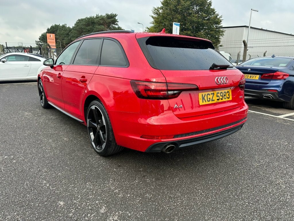 Audi A4 Avant 2L Black Edition Red #5