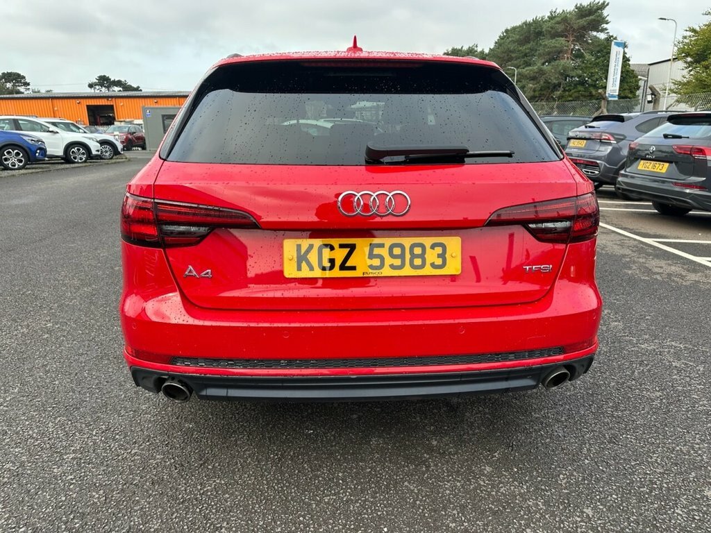 Audi A4 Avant 2L Black Edition Red #6