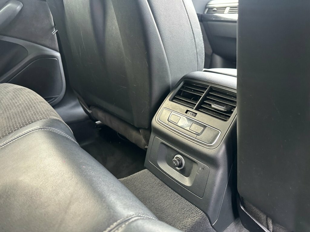 Audi A4 Avant Black Edition White #14