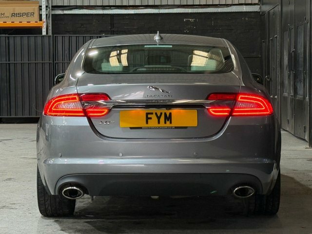 Jaguar XF V6 Portfolio Saloon Grey #6