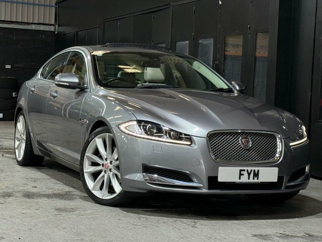 Jaguar XF V6 Portfolio Saloon Grey #2