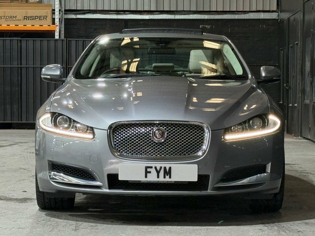 Jaguar XF V6 Portfolio Saloon Grey #5