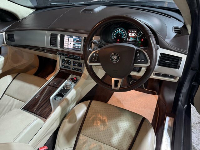 Jaguar XF Grey #48