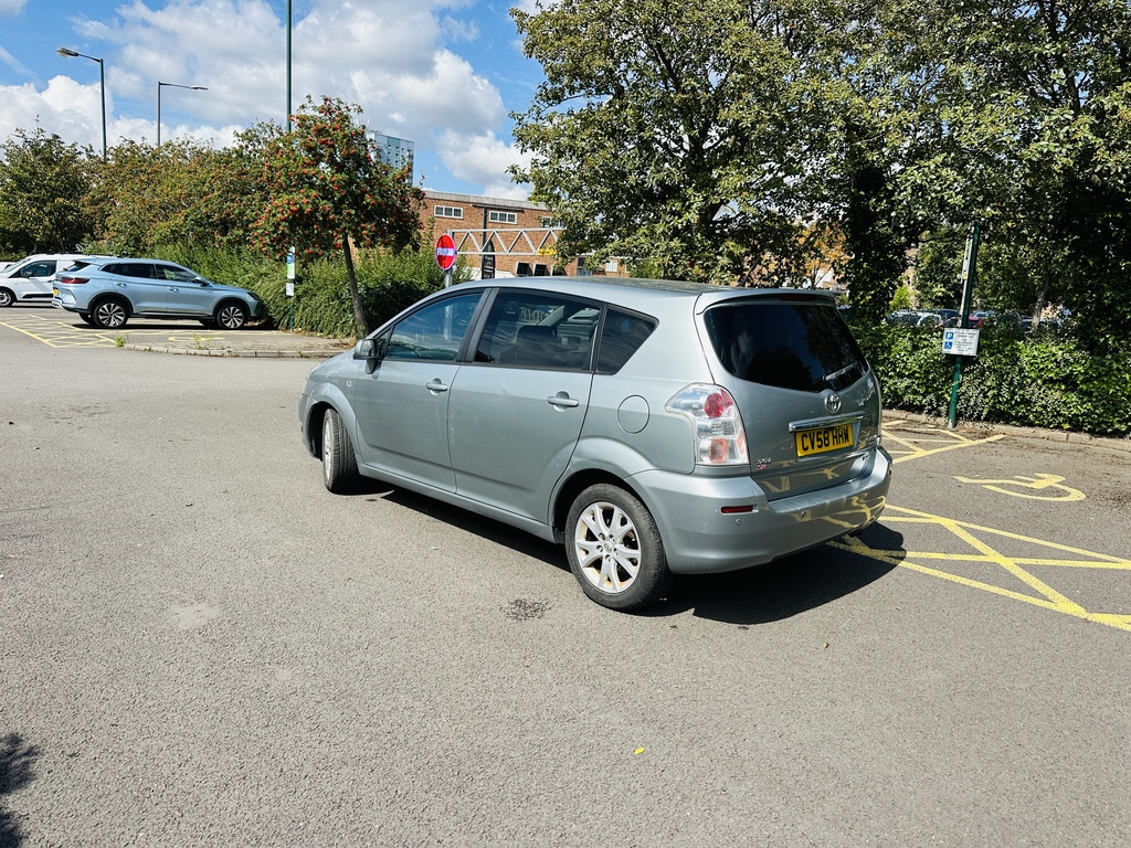 Toyota Corolla Verso 2.2 D-4d Sr Silver #3