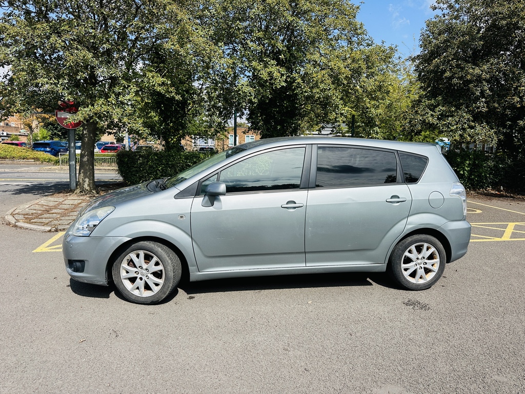 Toyota Corolla Verso 2.2 D-4d Sr Silver #2
