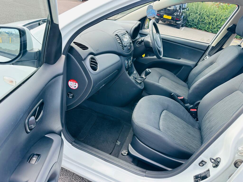 Hyundai I10 1.2 Active Hatchback Euro 5 85 White #2