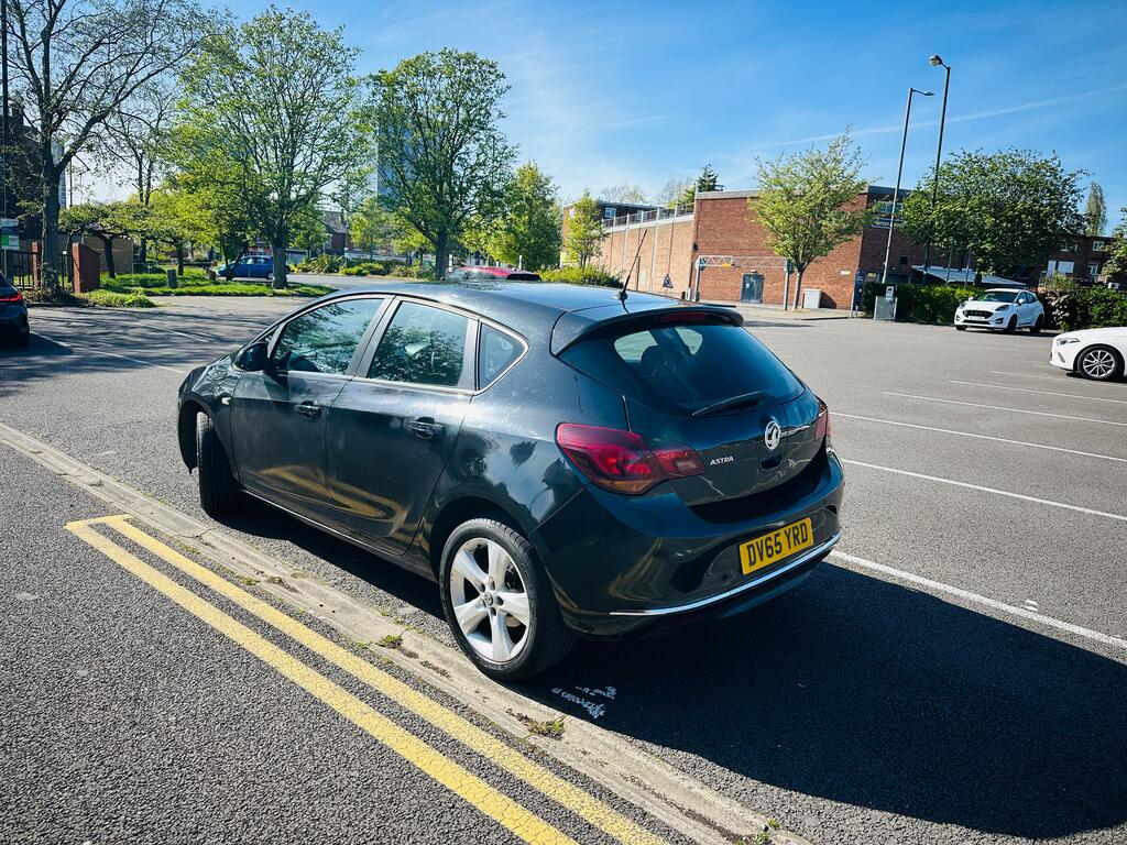 Vauxhall Astra Hatchback Excite Red #8