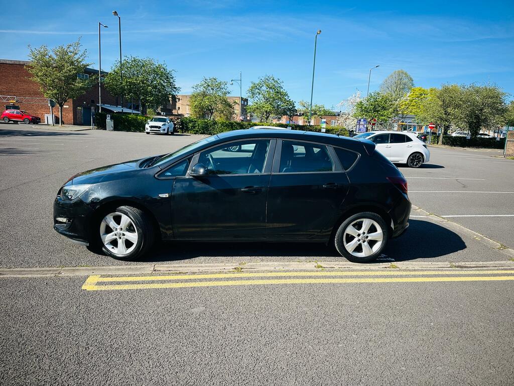 Vauxhall Astra Hatchback Excite Red #9