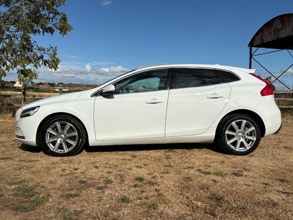 Volvo V40 1.5 T3 Inscription Euro 6 Ss White #6
