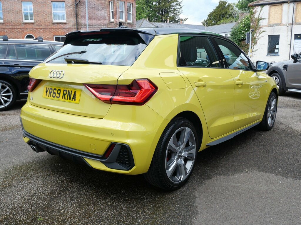 Audi A1 2.0 Tfsi 40 S Line Competition Sportback S Tronic Yellow #4