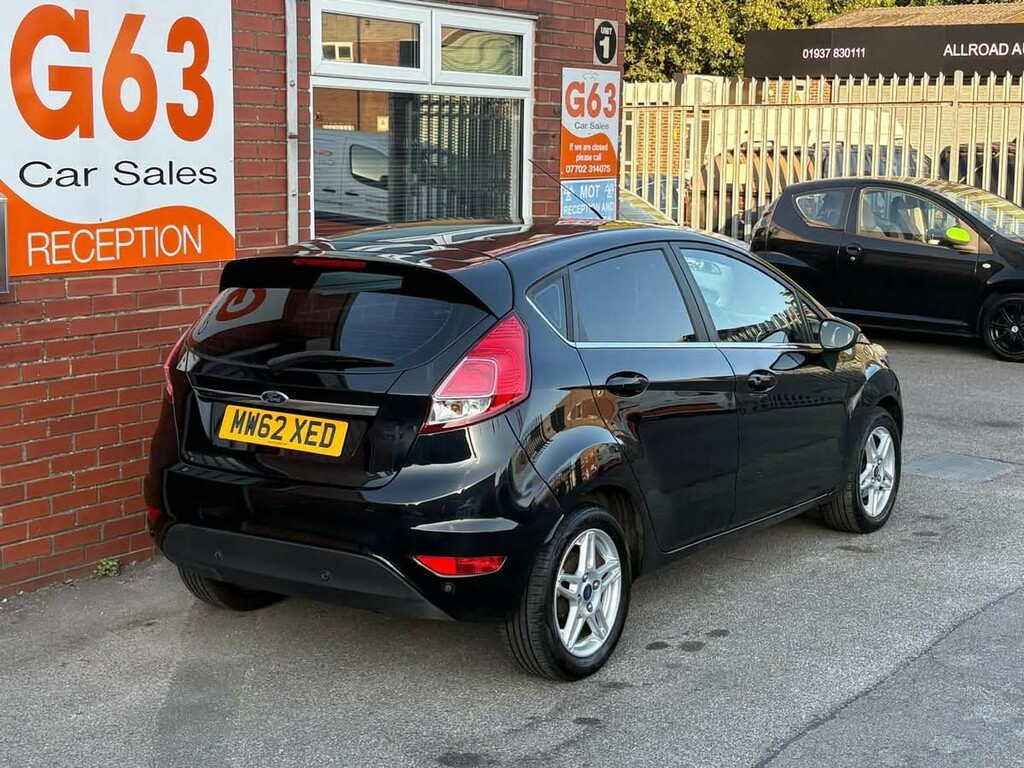 Ford Fiesta Titanium Silver #4