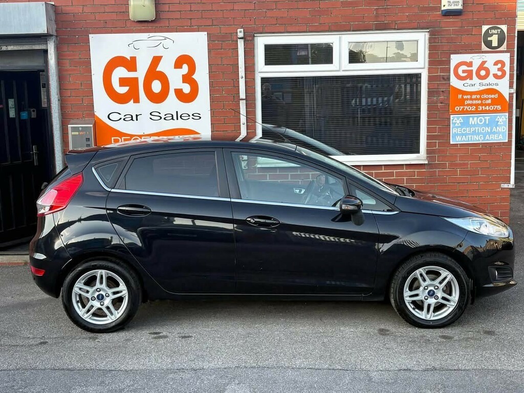 Ford Fiesta Titanium Silver #2