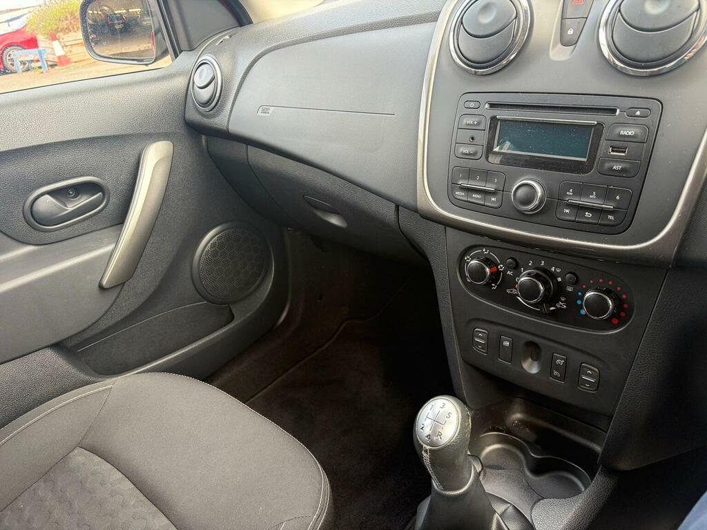 Dacia Sandero 0.9 Tce Laureate Euro 5 Red #3