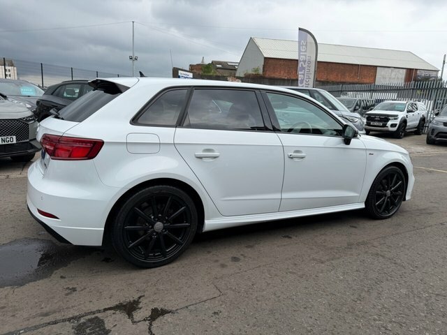 Audi A3 1.0 Tfsi 30 Black Edition Sportback Man Black #3