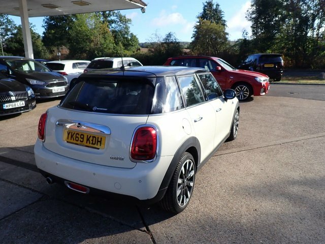 Mini Hatch Cooper Exclusive White #2