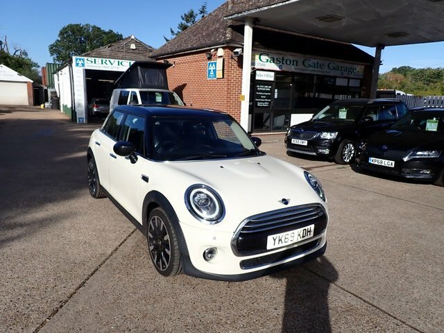 Mini Hatch Cooper Exclusive White