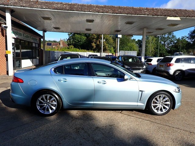 Jaguar XF Saloon Blue